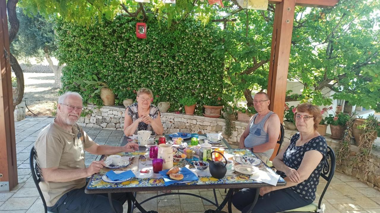 Piccolo Trullo Ostunese Le Jardin De Sophie' Ostuni Bagian luar foto