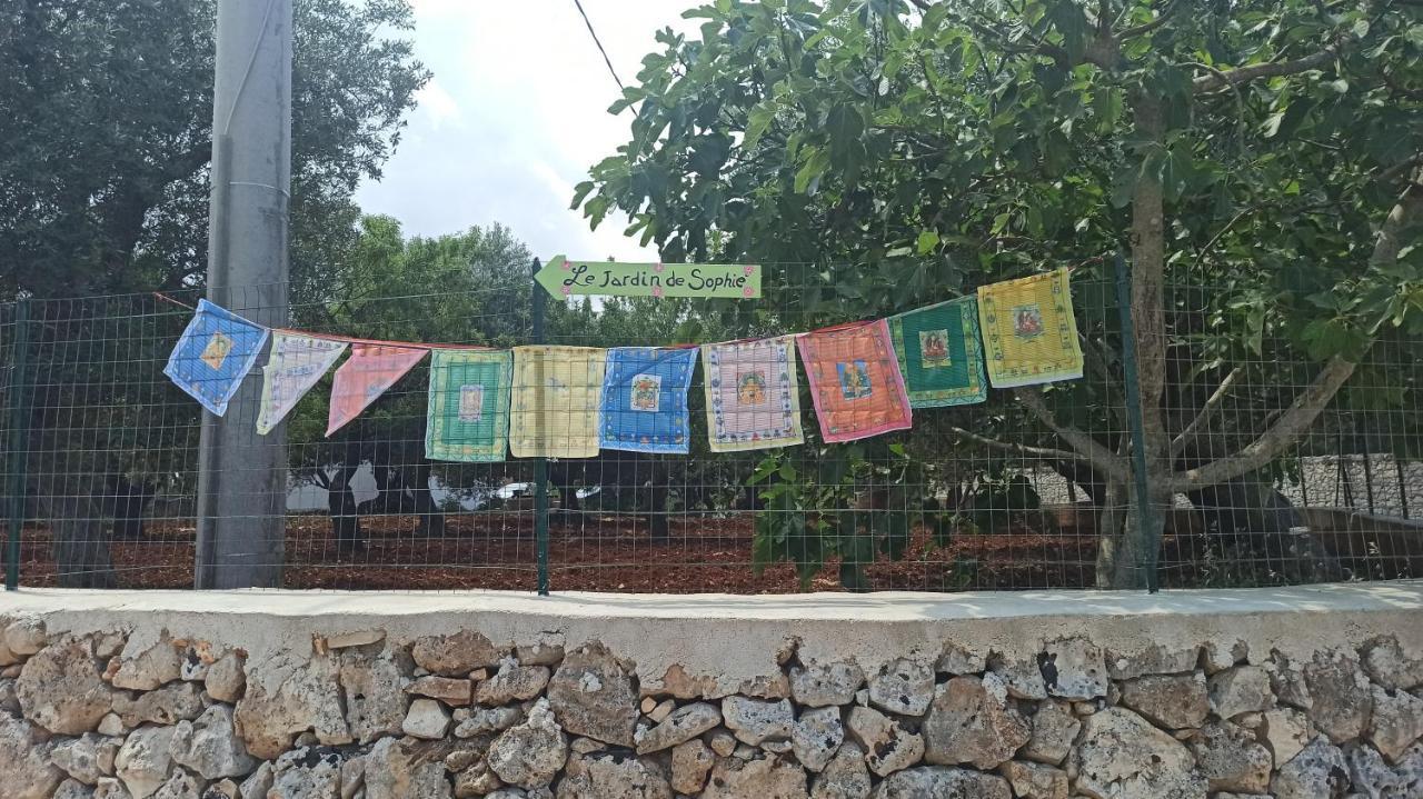 Piccolo Trullo Ostunese Le Jardin De Sophie' Ostuni Bagian luar foto