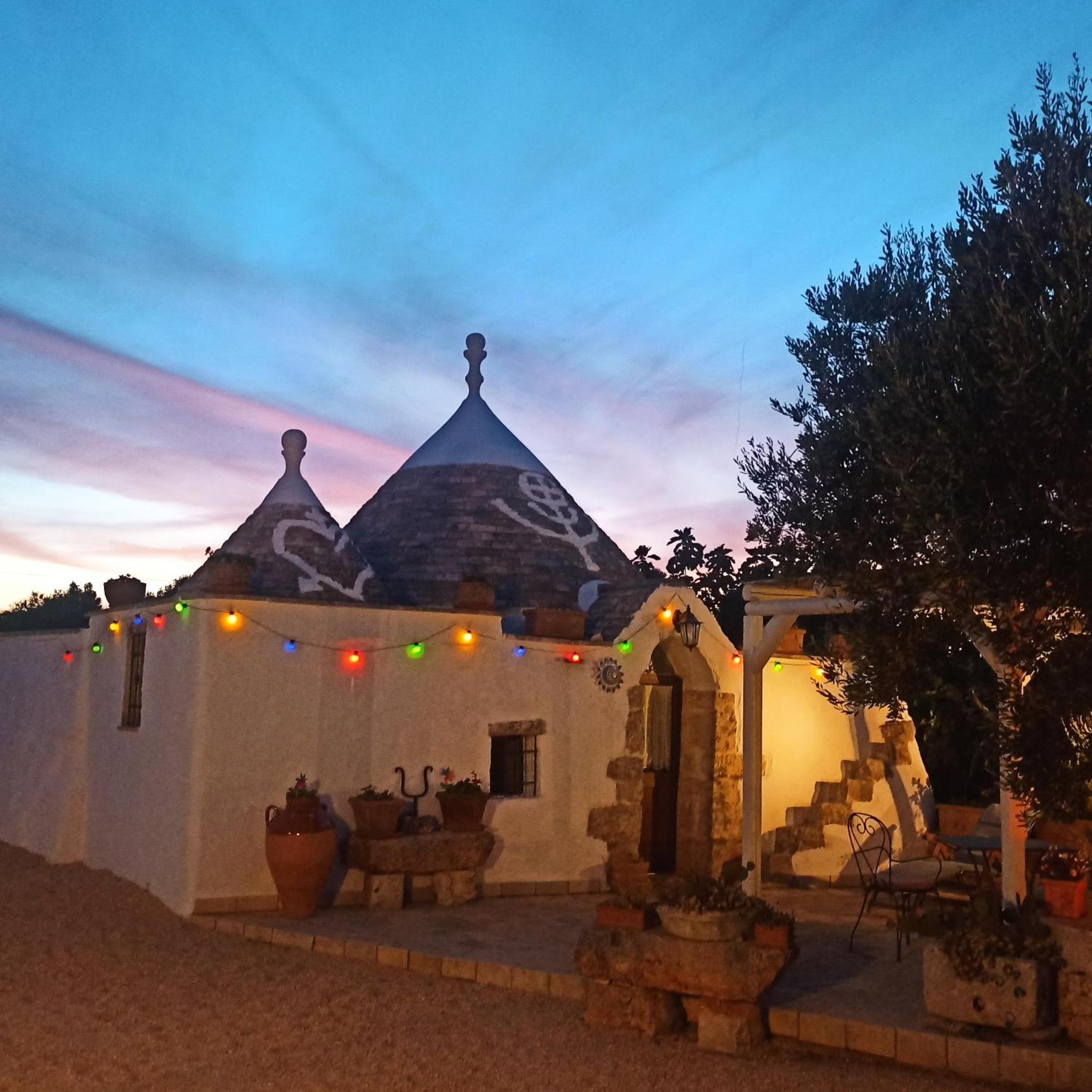Piccolo Trullo Ostunese Le Jardin De Sophie' Ostuni Bagian luar foto