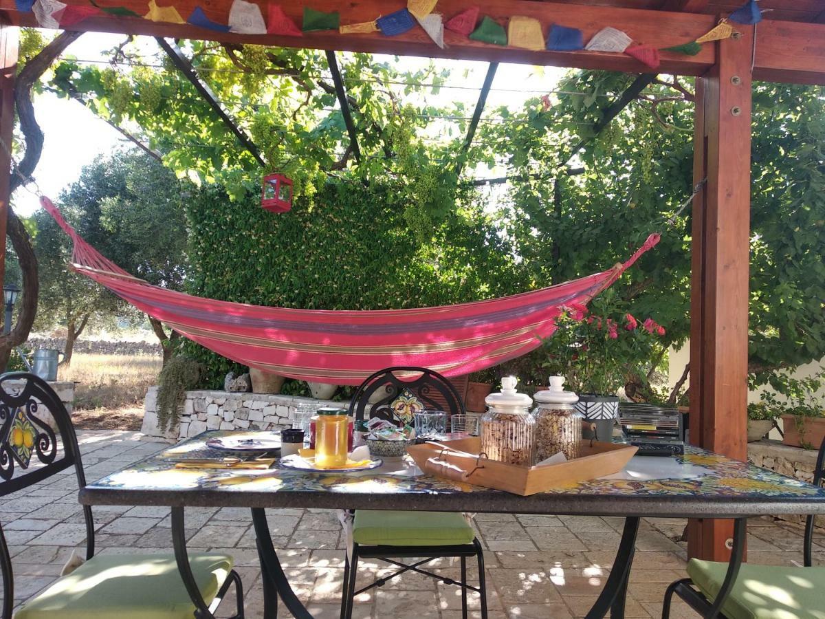 Piccolo Trullo Ostunese Le Jardin De Sophie' Ostuni Bagian luar foto