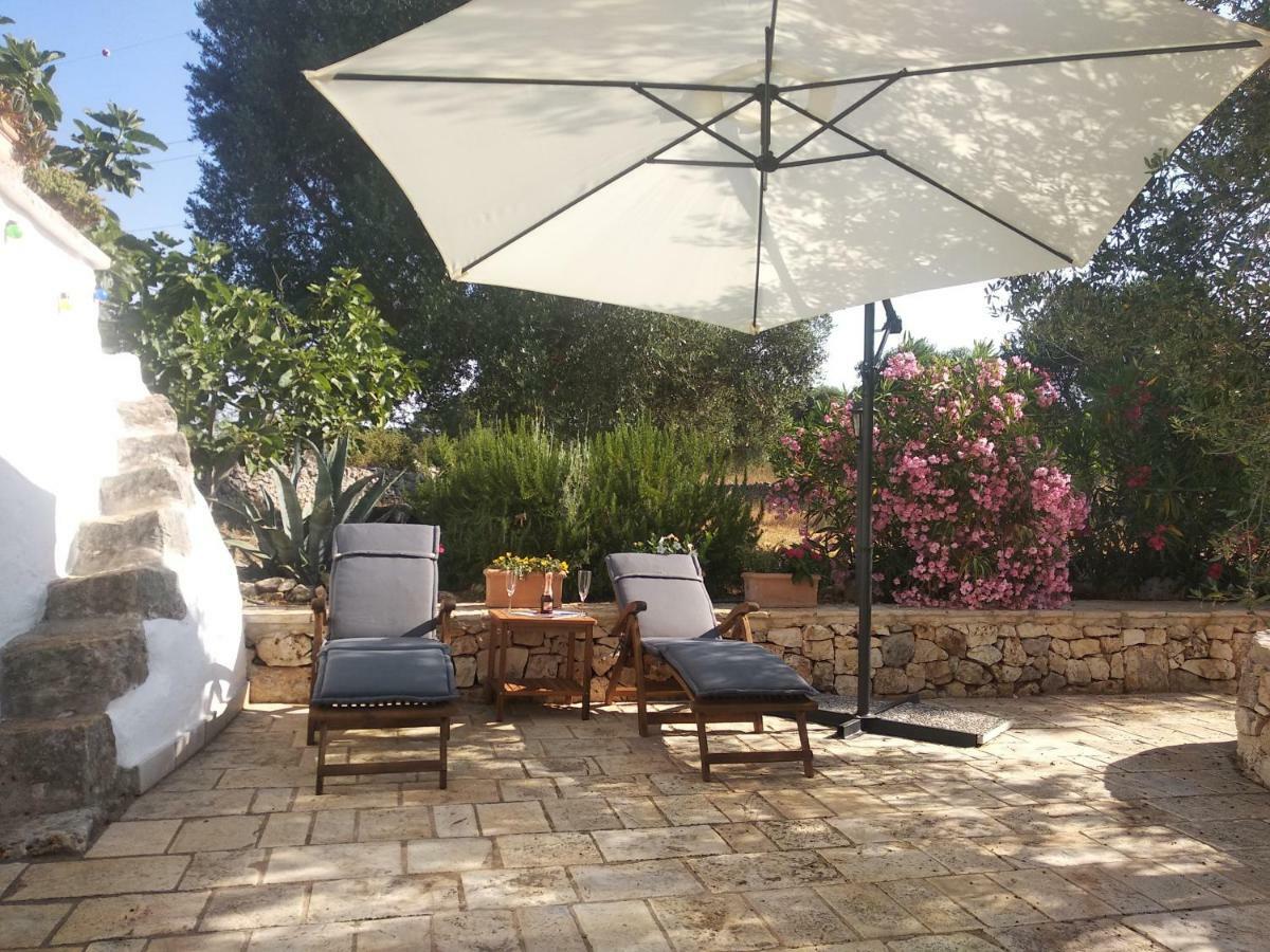Piccolo Trullo Ostunese Le Jardin De Sophie' Ostuni Bagian luar foto